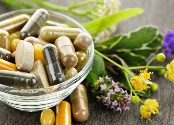 Kräuter und Tabletten zur Behandlung von Prostatitis